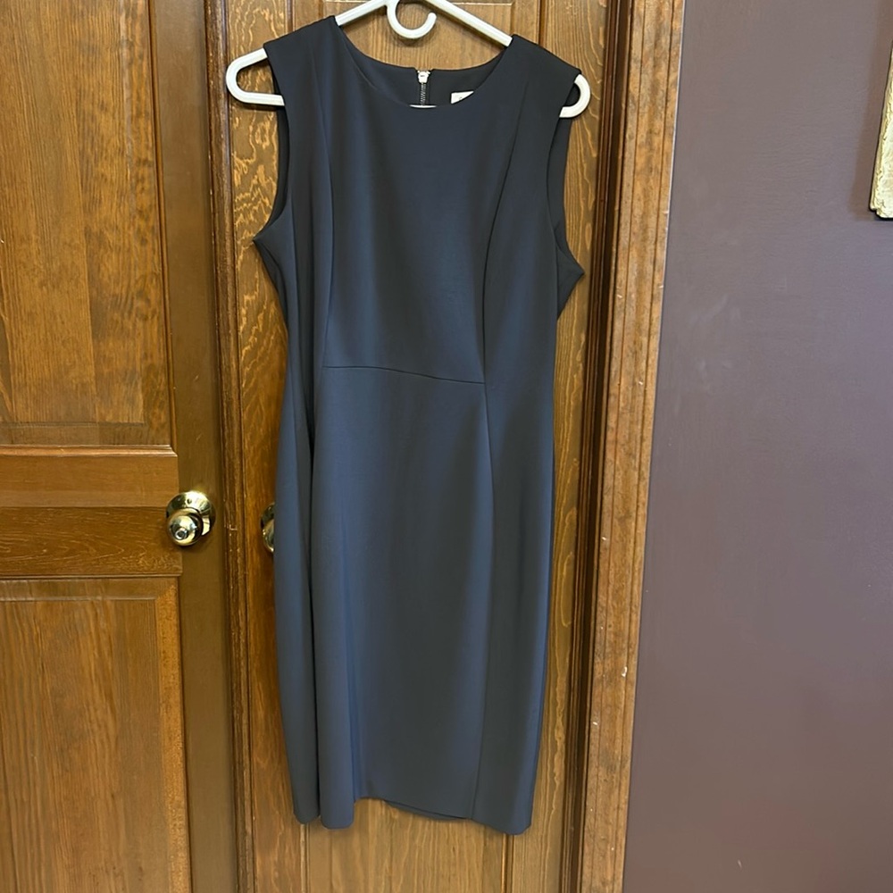 NWT Calvin Klein Black Sleeveless Sheath Dress